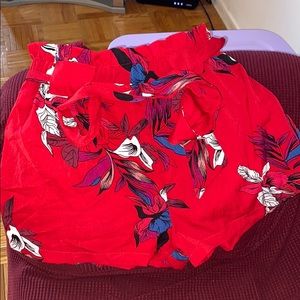 Highwaisted floral shorts